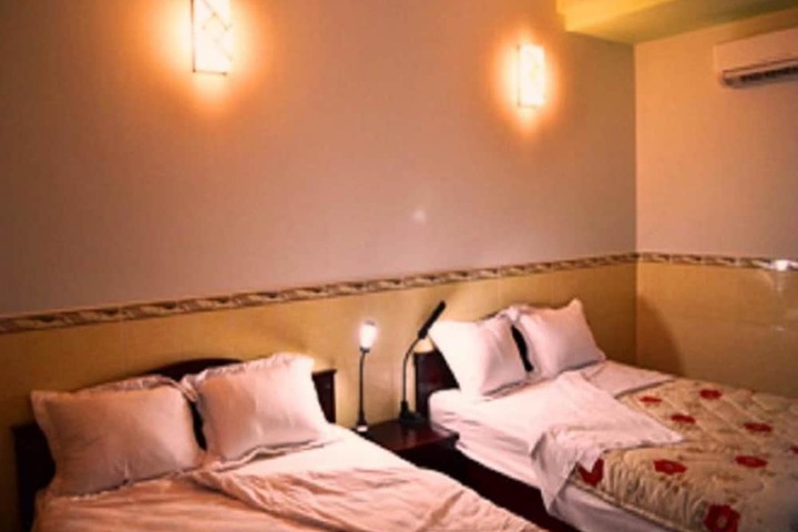 Room 3 of 53