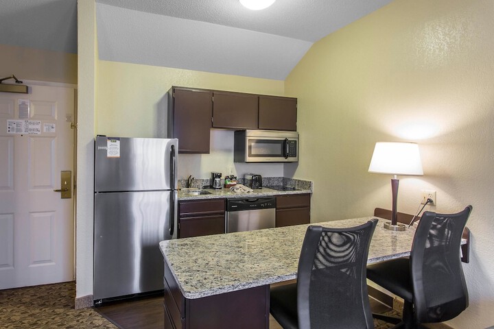 1 Queen Bed Suite (5 of 28)