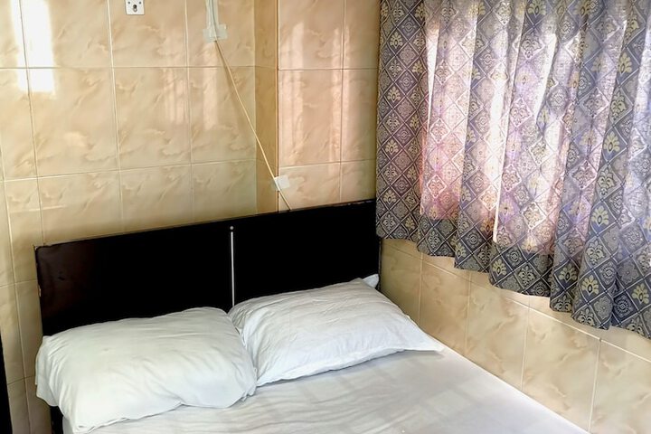 Room 11 of 31