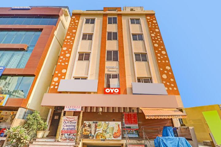 Hotel O Grand Aarvi Suites