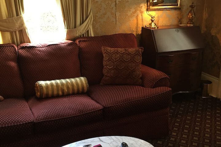 Room 17 of 49