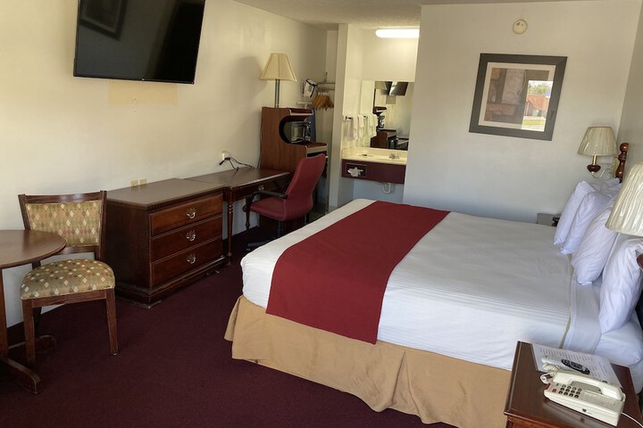 Room 11 of 72