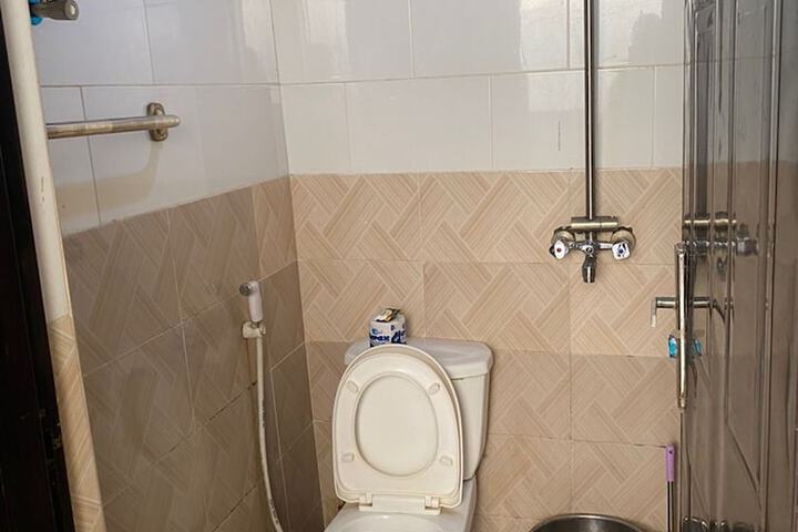Room 17 of 24
