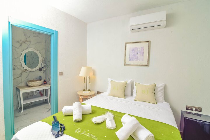 Room 10 of 50