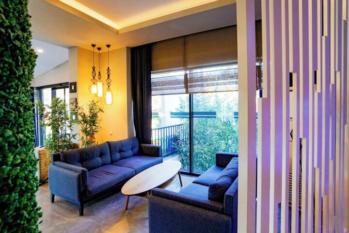 Hotel Interior 7 of 98