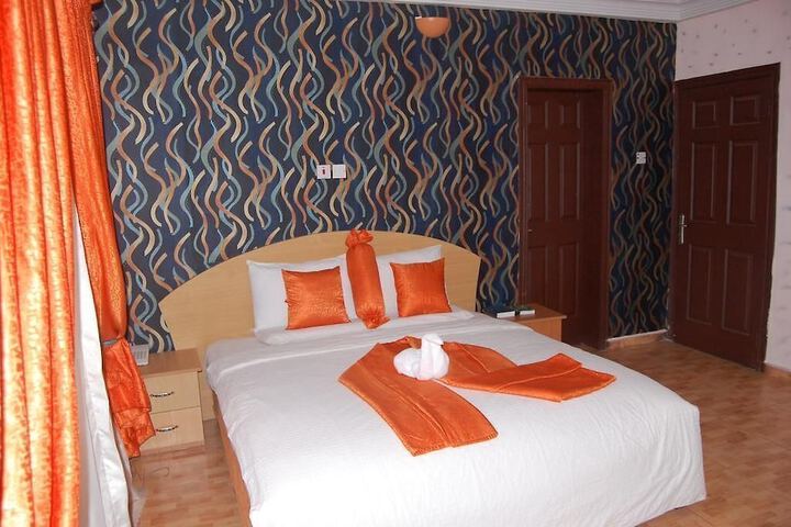 Room 4 of 31