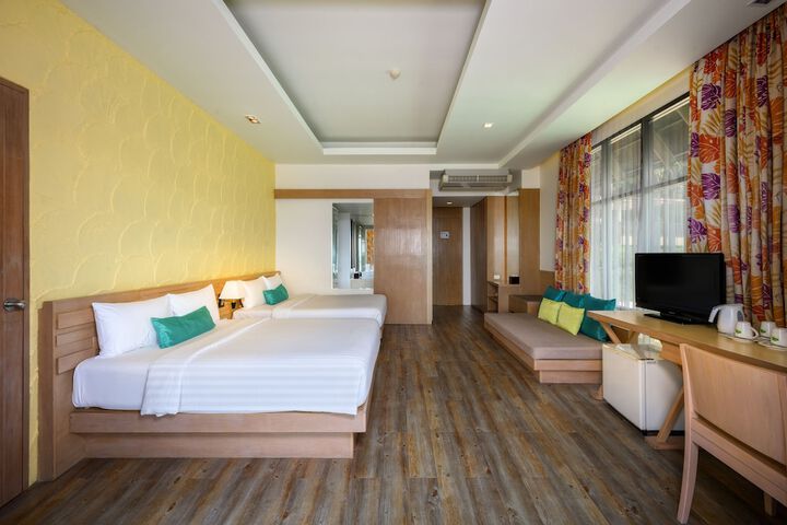 Room 10 of 38