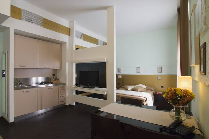 Room 10 of 31