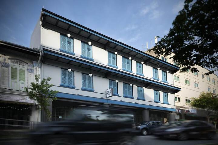 Hotel Entry