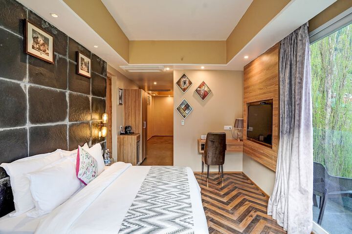 Room 27 of 53