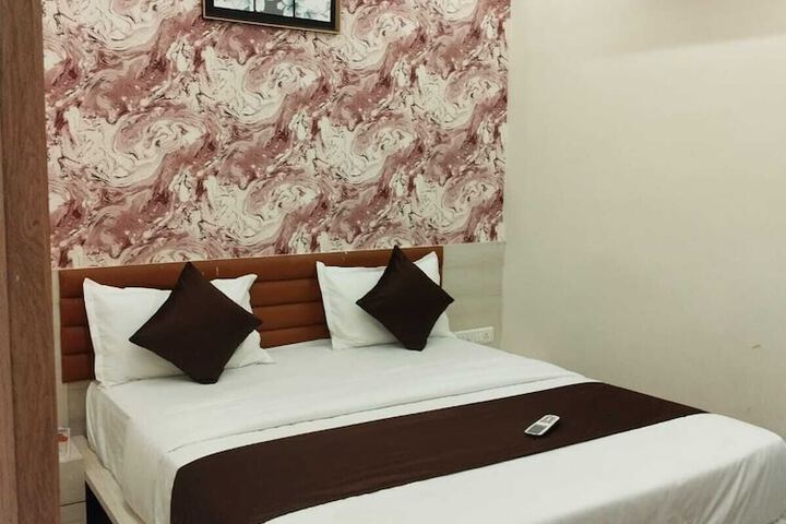 Room 15 of 26