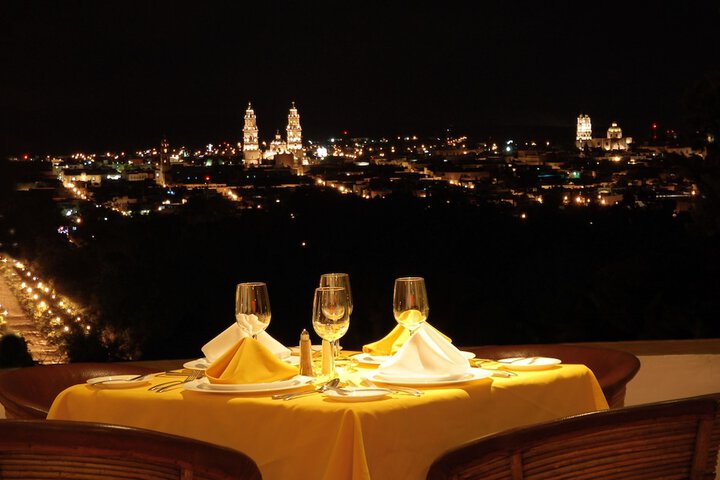 Dining 52 of 64