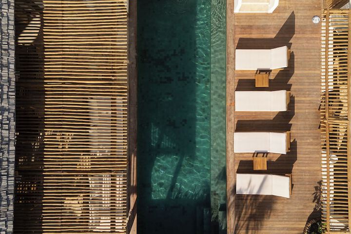 Pool 77 of 122