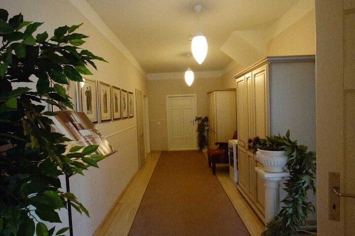 Ballroom/Hall 12 of 17