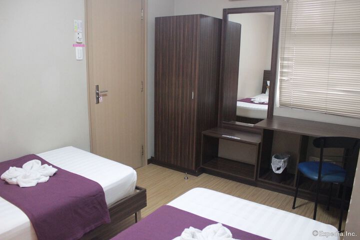 Room 16 of 70