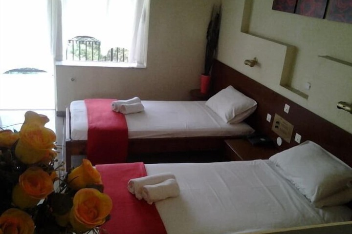 Room 62 of 106
