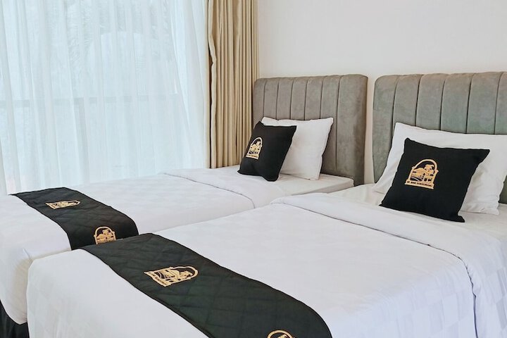 Room 4 of 18