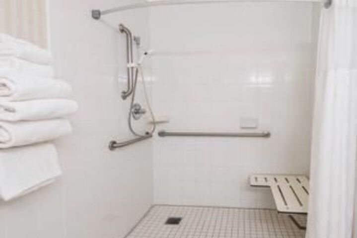 Room 4 of 32