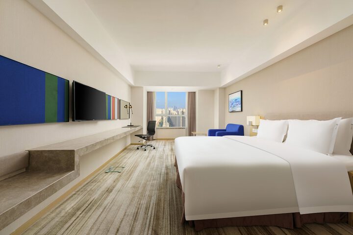 Room 6 of 38