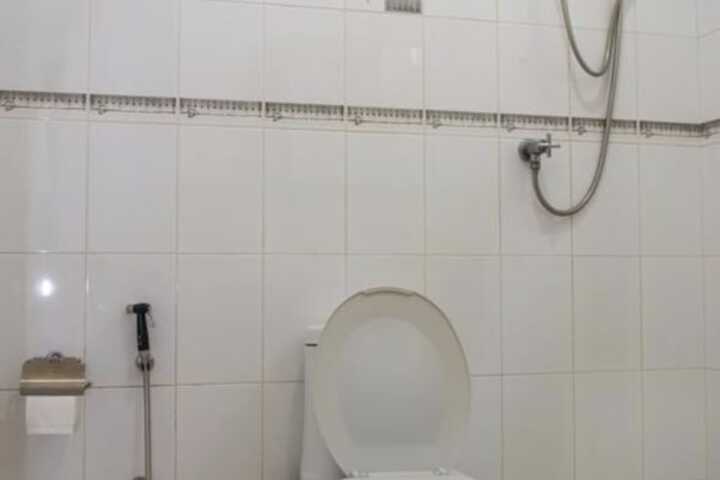 Room 7 of 8