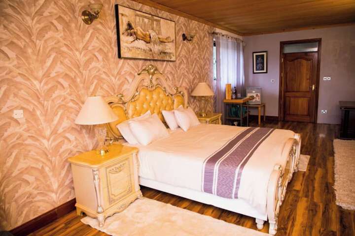 Room 7 of 24
