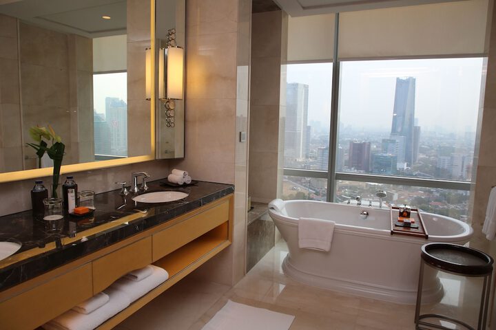 Room 42 of 127