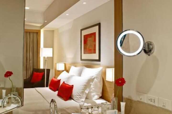 Room 56 of 136