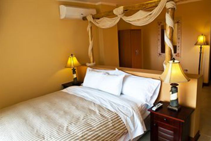 Room 9 of 20