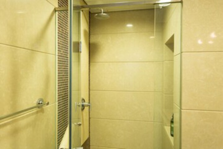 Room 4 of 23