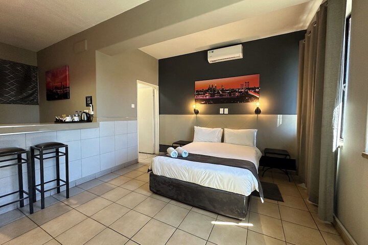Room 12 of 26