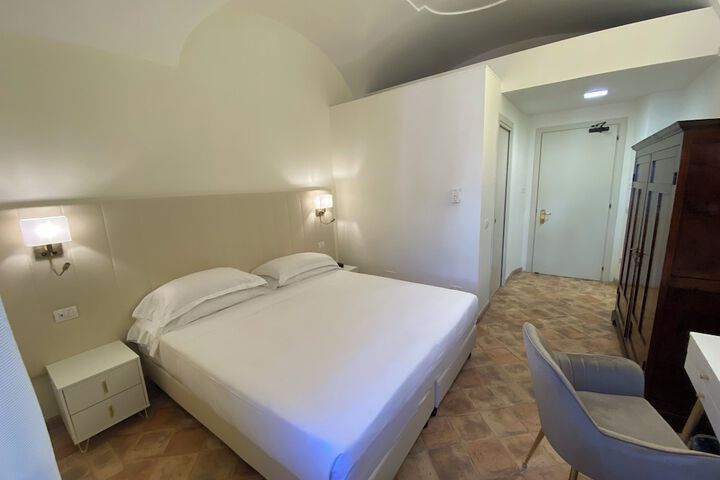 Room 44 of 180