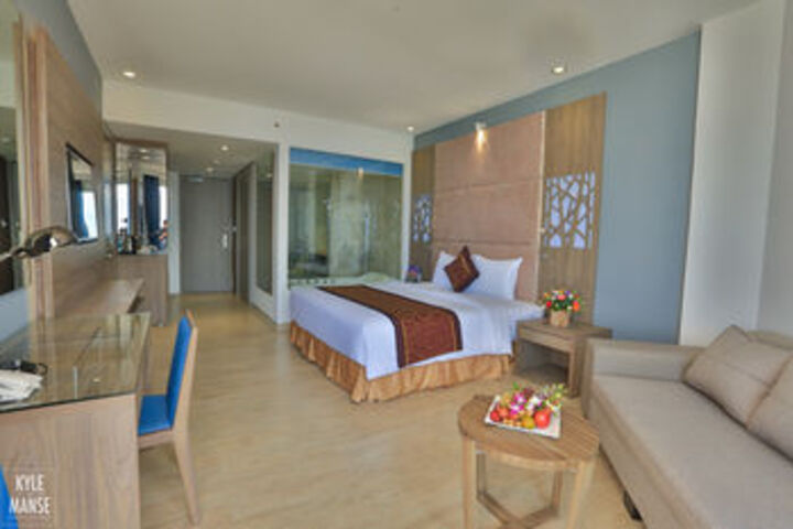 Room 44 of 64