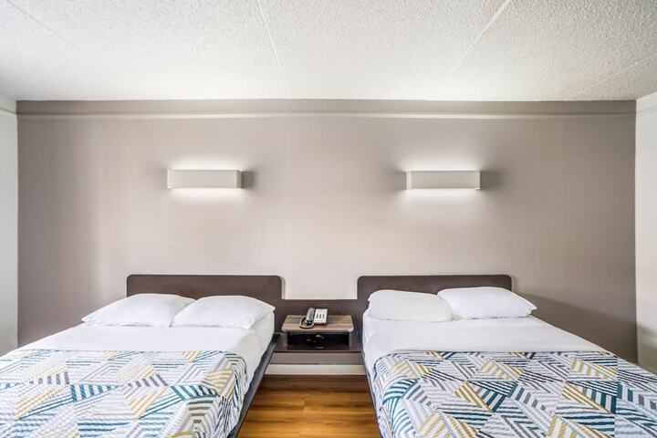 2 Double Beds (1 of 4)