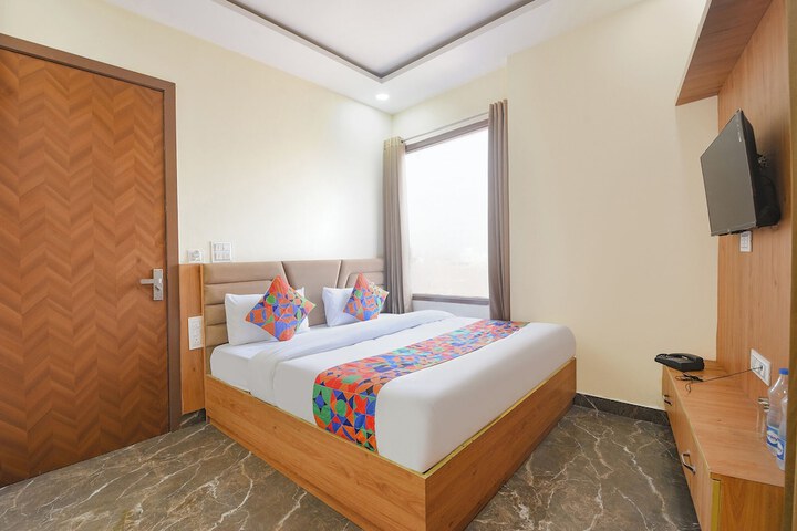 Room 20 of 25