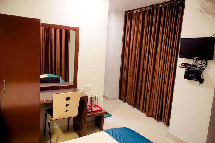 Room 13 of 25