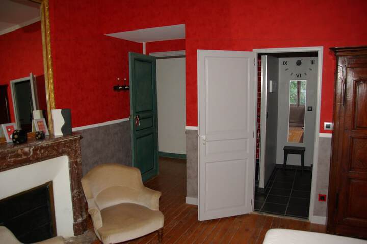 Room 10 of 13