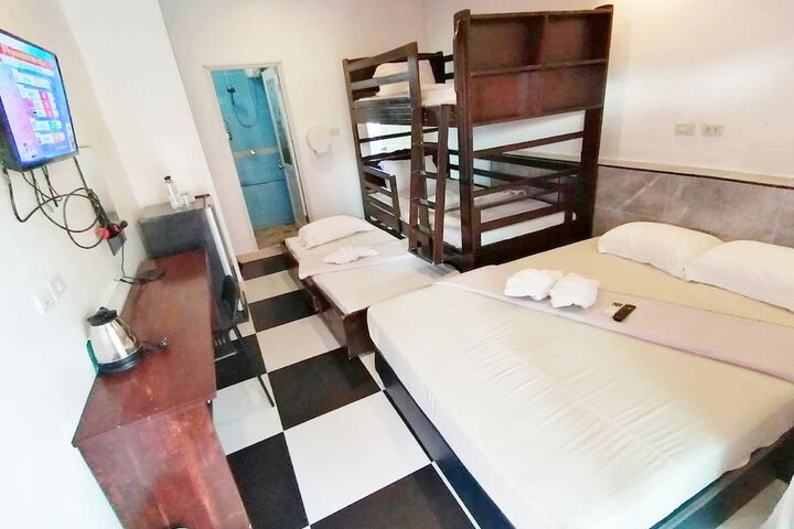 Room 10 of 97