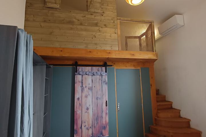 Room 11 of 14