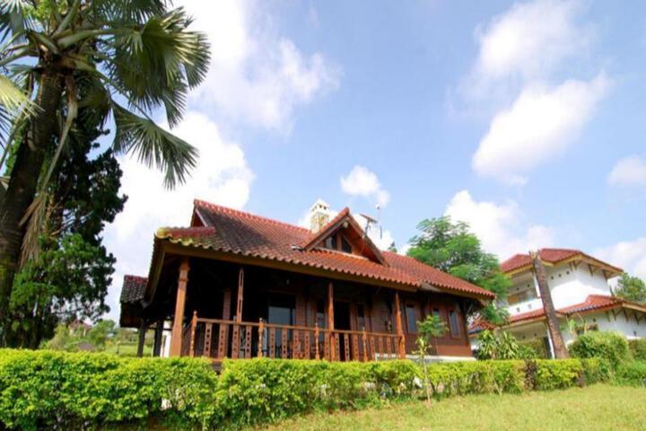 Villa ChavaMinerva Kayu Ciater with Private Pool