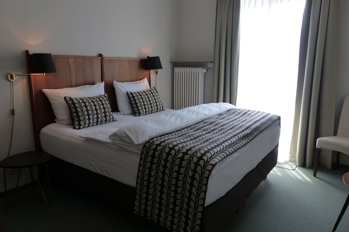 Room 7 of 85