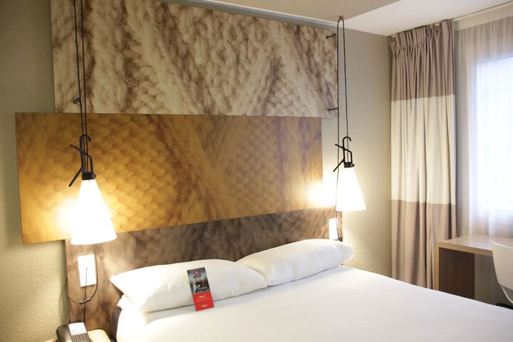 Room 16 of 96