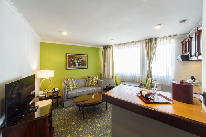 Room 27 of 60
