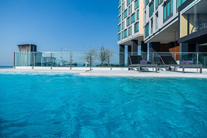 Pool 33 of 68