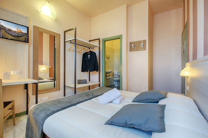 Room 27 of 87