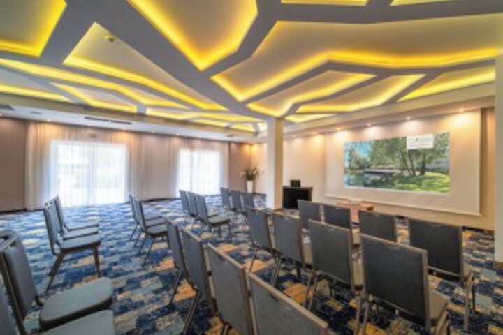 Ballroom/Hall 24 of 58