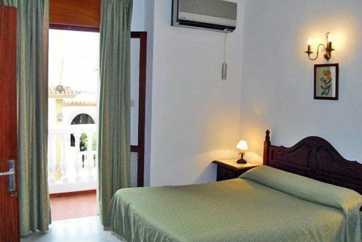Room 9 of 48