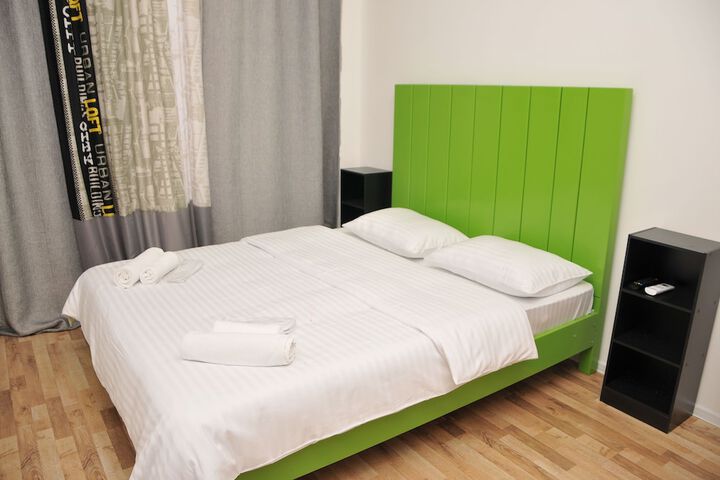 Room 6 of 17