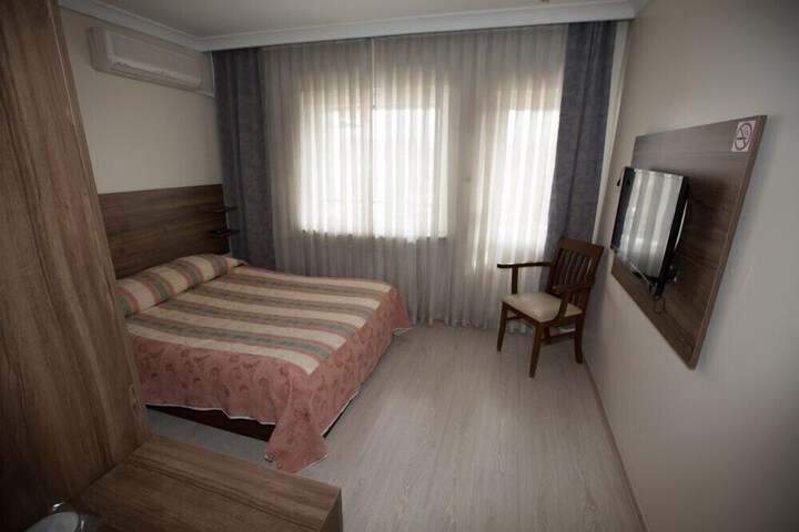 Room 8 of 31
