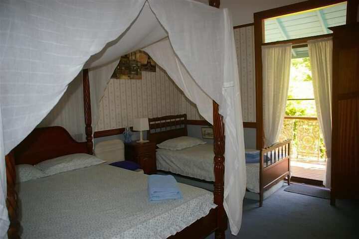 Room 4 of 25