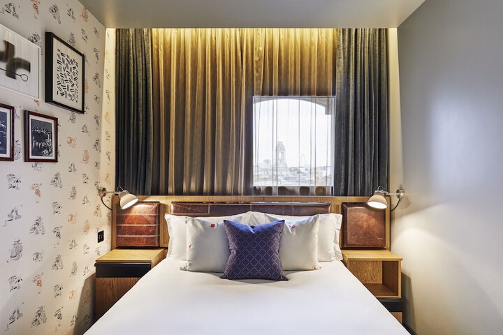 Room 10 of 54